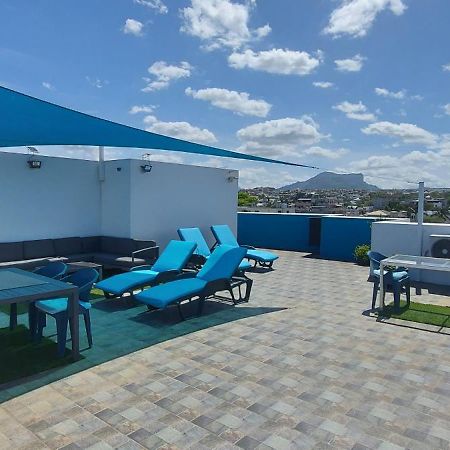 Flic en Flac Beach Penthouse Exterior foto